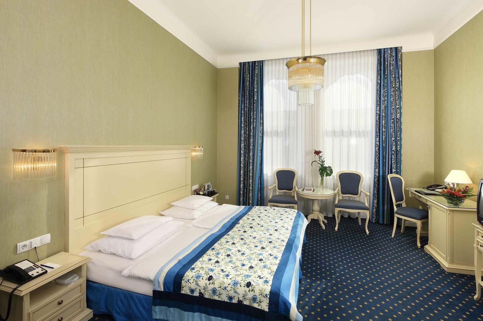 Hotel De France Wien Viena Exterior foto A room at the Grand Hotel