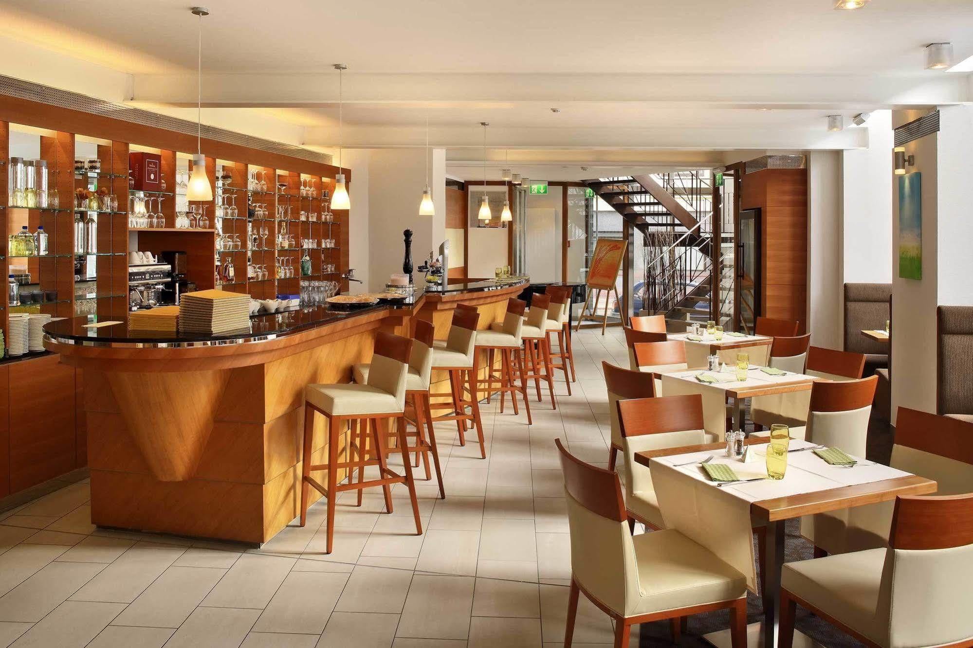 Hotel De France Wien Viena Restaurante foto The bar at the hotel